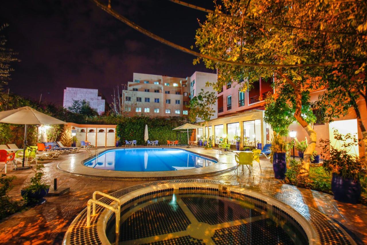 زاهية